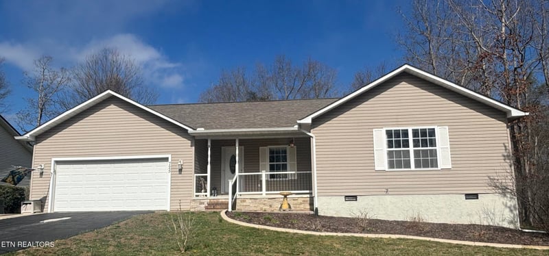 725 Oneida Ln, Crossville, TN 38572