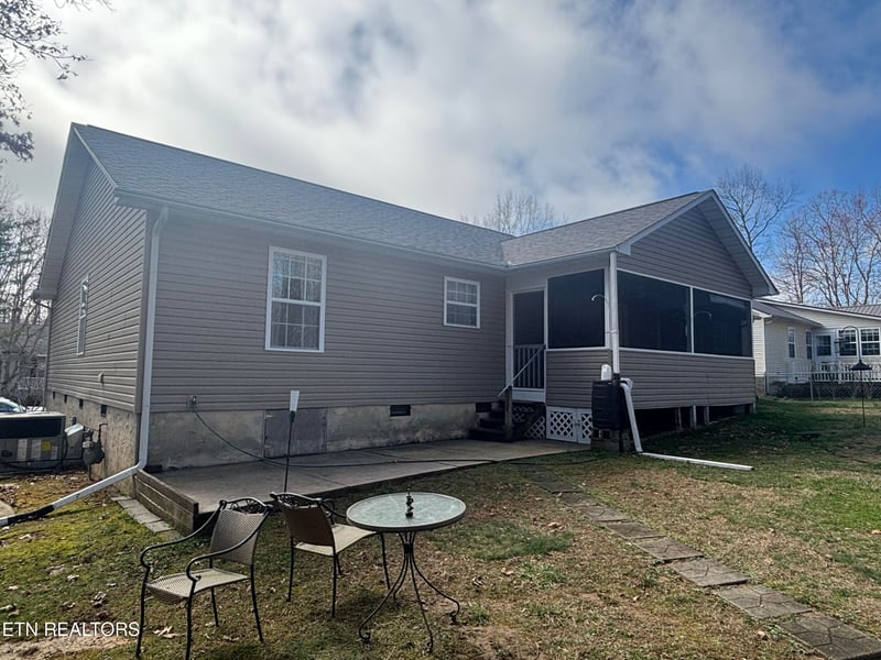 725 Oneida Ln, Crossville, TN 38572