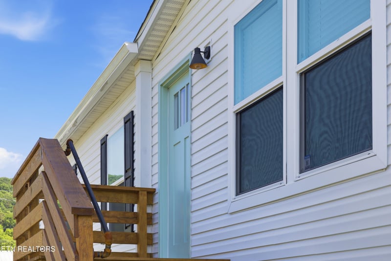 725 Siluria St, Harriman, TN 37748