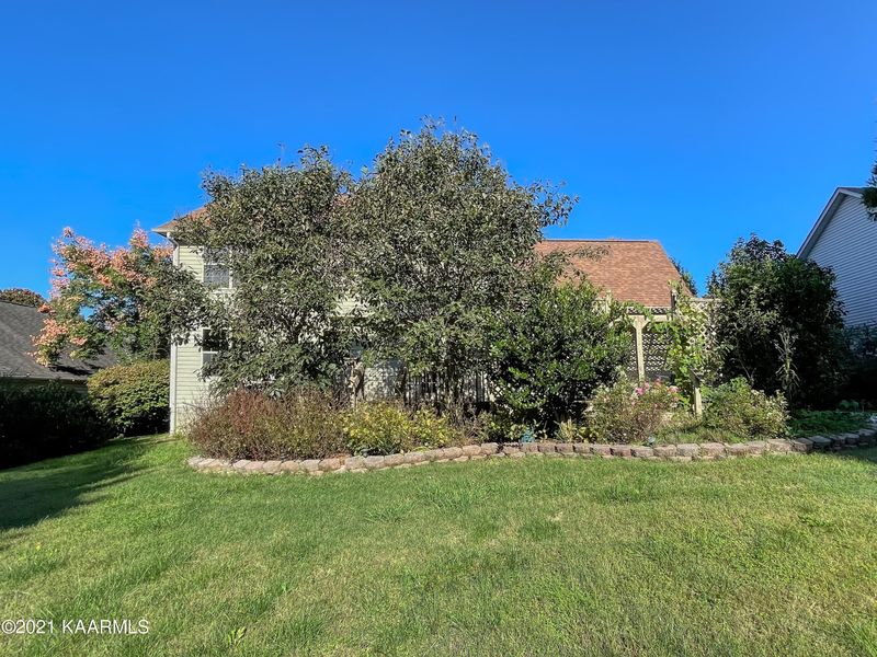 7256 Ashburton Dr, Knoxville, TN 37909