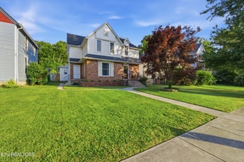 726 Clinton St, Harriman, TN 37748