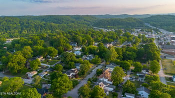 726 Clinton St, Harriman, TN 37748