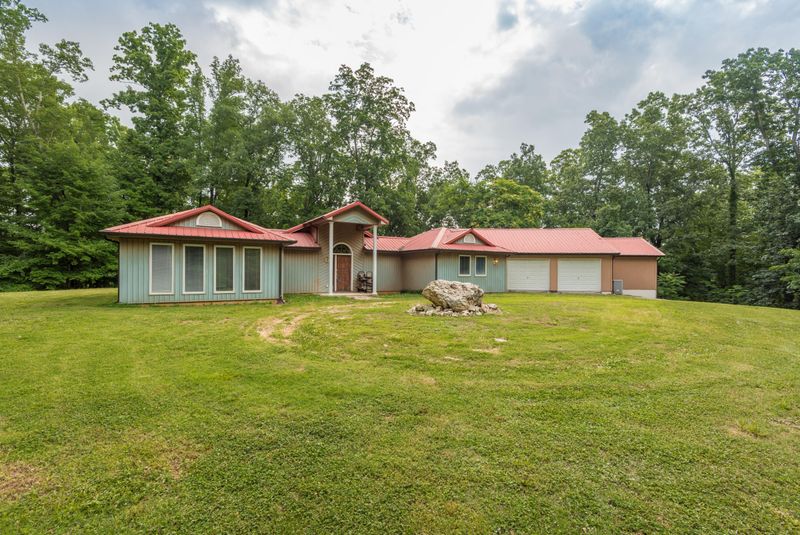726 Disco Loop Rd, Friendsville, TN 37737