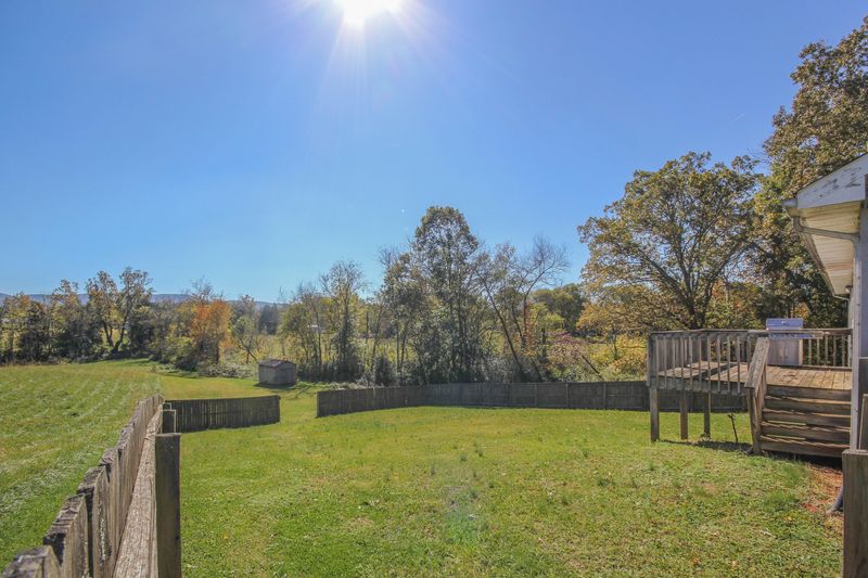 726 Helton Rd, Maryville, TN 37804