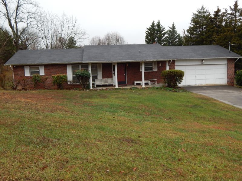726 Scenic Cir, Seymour, TN 37865