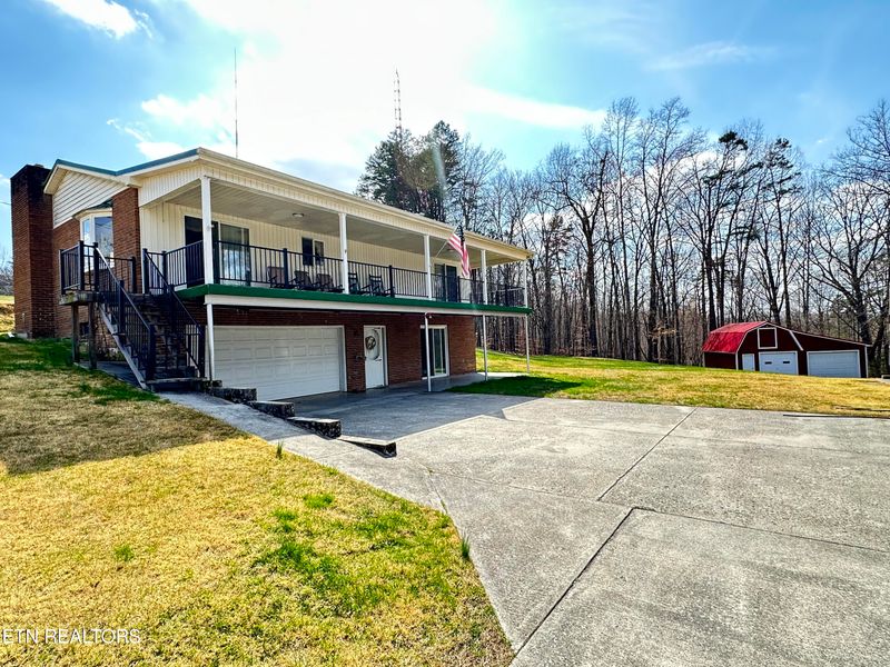 726 Stiner Ln, Lafollette, TN 37766