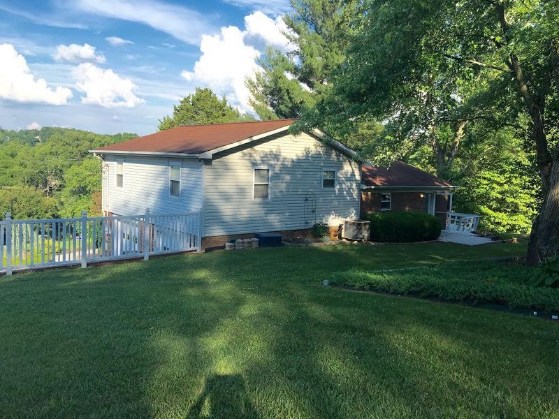 727 Bear Springs Rd, Morristown, TN 37814