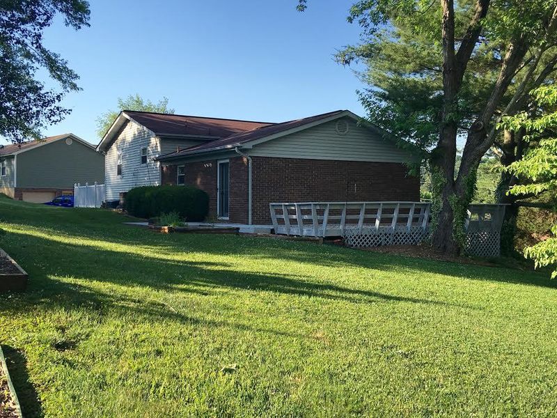 727 Bear Springs Rd, Morristown, TN 37814