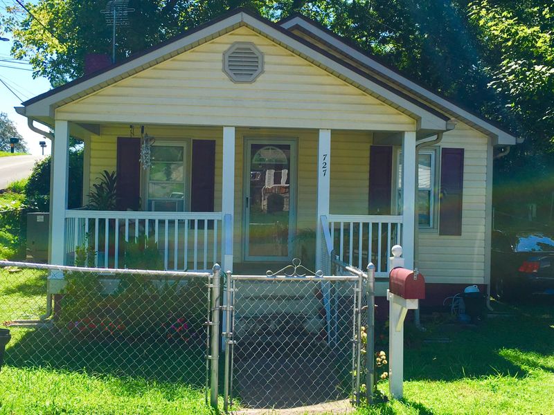 727 Byrd St, Clinton, TN 37716
