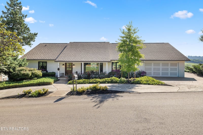 727 Cheowa Cir, Knoxville, TN 37919
