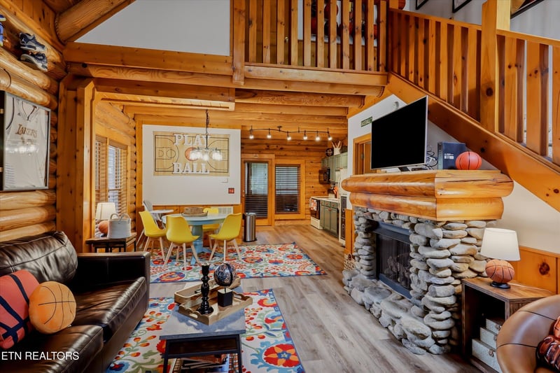 727 Golf View Blvd, Pigeon Forge, TN 37863
