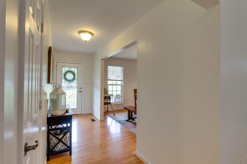 727 Haley Woods Dr, Kodak, TN 37764