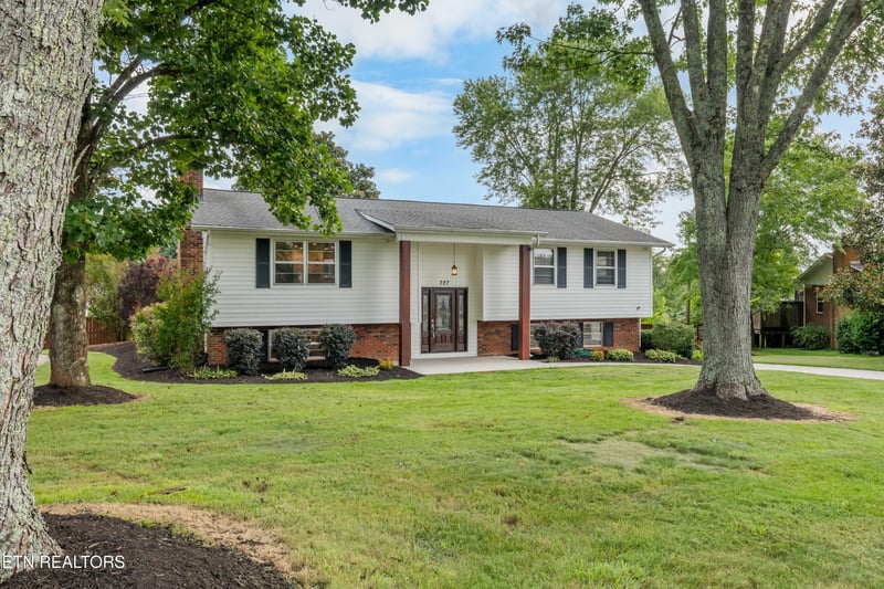 727 Morton Cir, Maryville, TN 37804