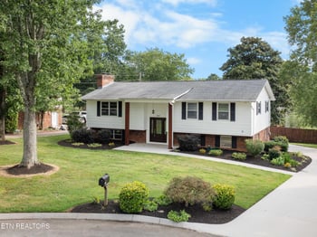 727 Morton Cir, Maryville, TN 37804