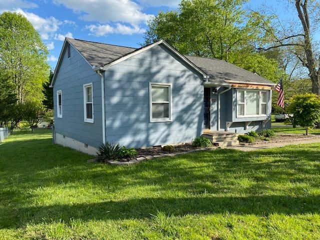 727 Reynolds Ave, Clinton, TN 37716