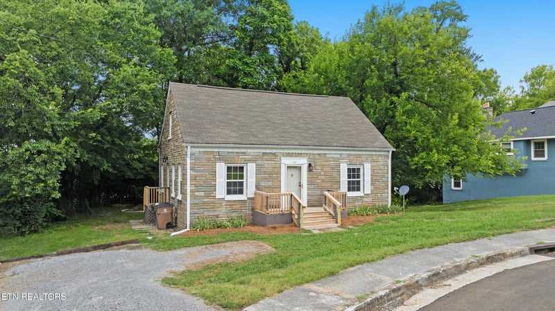727 Witt Pl, Knoxville, TN 37915