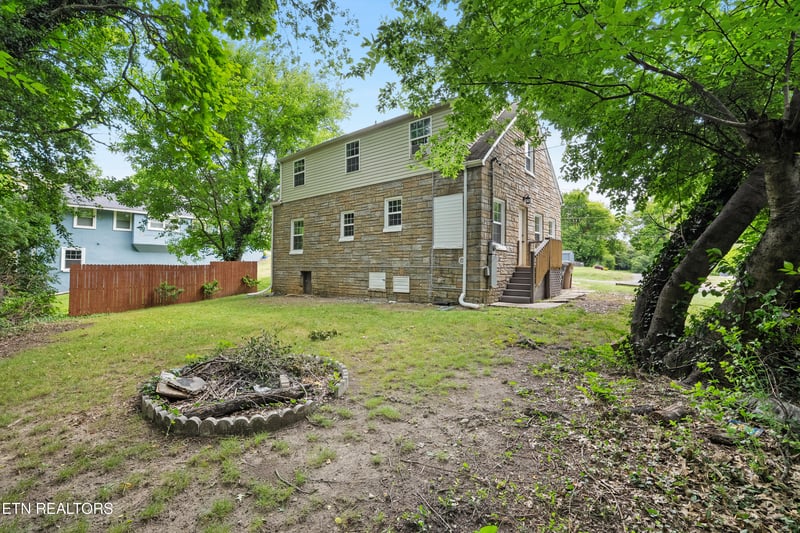 727 Witt Pl, Knoxville, TN 37915