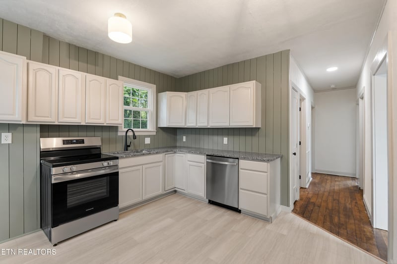 727 Witt Pl, Knoxville, TN 37915