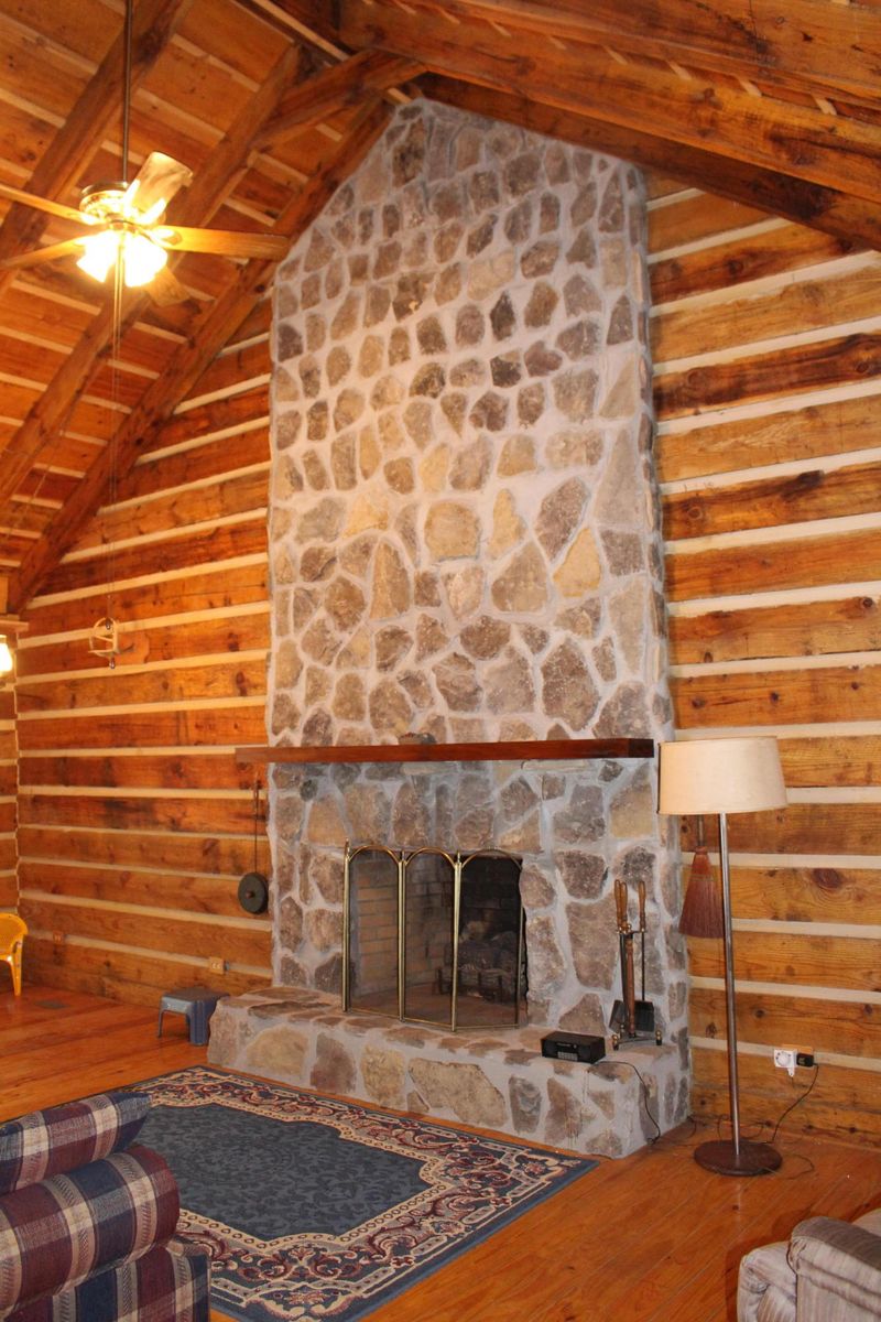 727 Yoakum Hollow Rd, Jacksboro, TN 37757