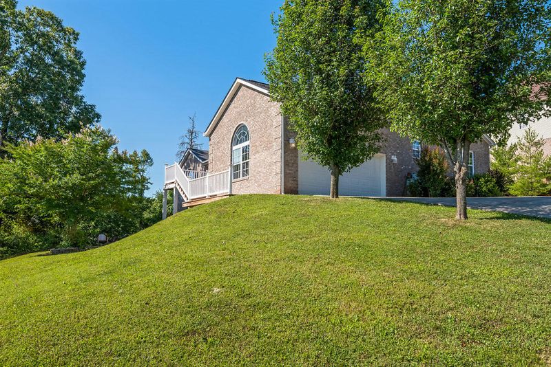 728 Emerald Ave, Kodak, TN 37764