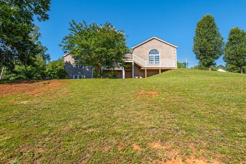 728 Emerald Ave, Kodak, TN 37764