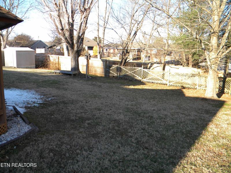 728 Montvue Ave, Kingston, TN 37763
