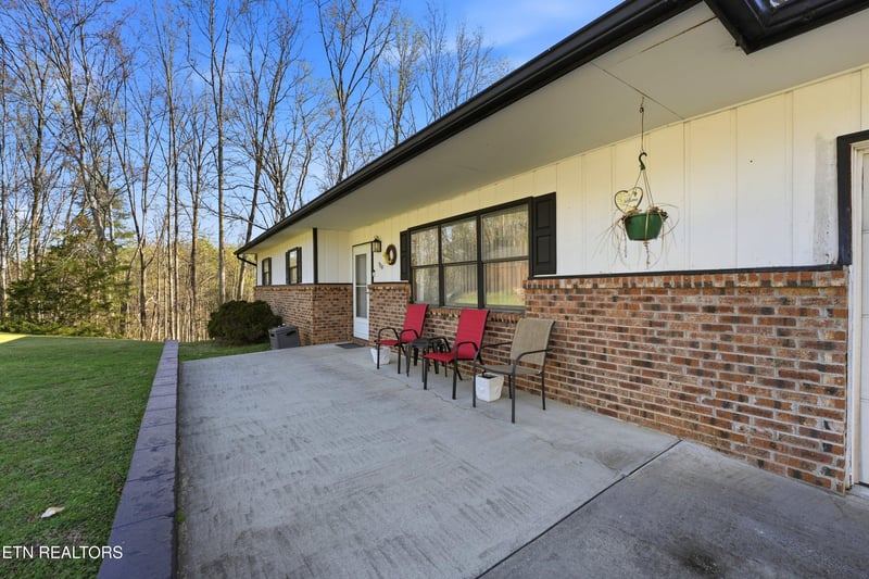 728 Schneider Ln, Sevierville, TN 37862