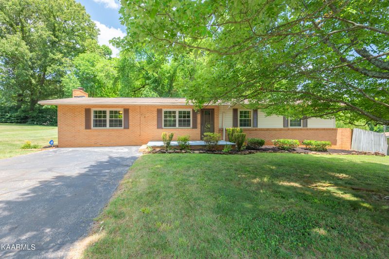 728 Waco Rd, Knoxville, TN 37919