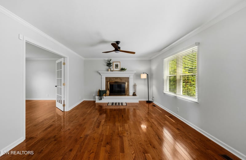 728 Woodchase Dr, Knoxville, TN 37934