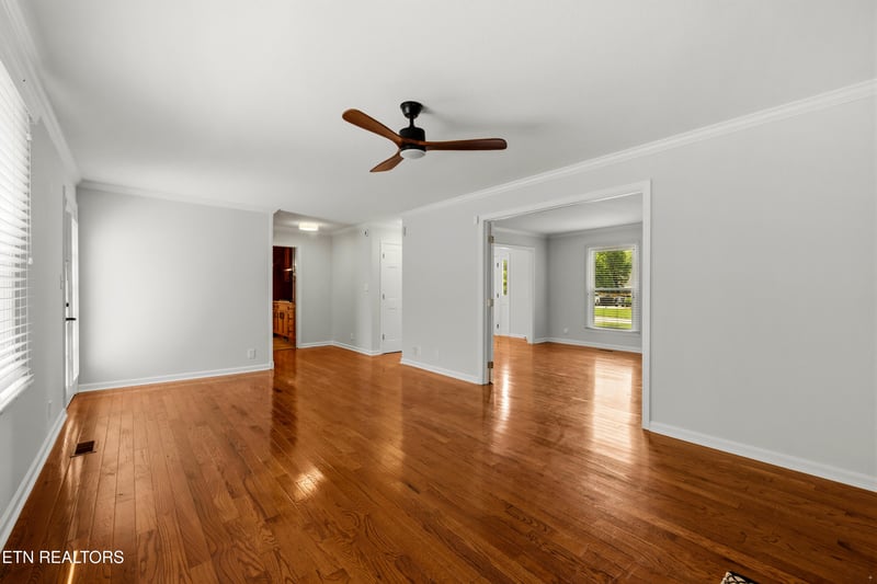 728 Woodchase Dr, Knoxville, TN 37934