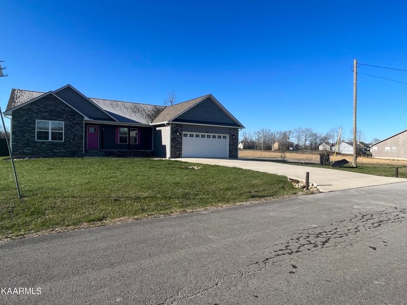 729 Colby Cir, Crossville, TN 38571
