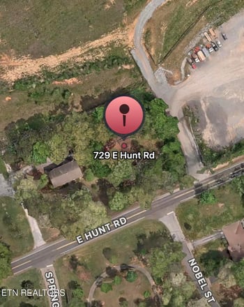 729 E Hunt Rd, Alcoa, TN 37701