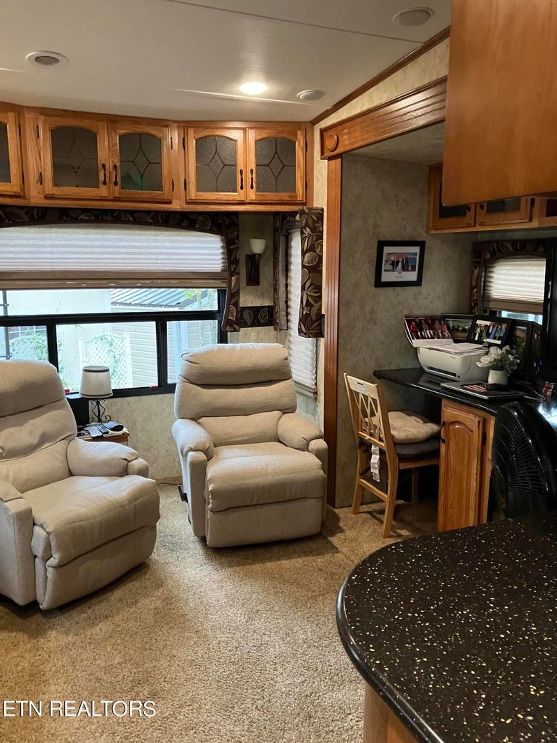 73 Eagle Feather Tr, Crossville, TN 38572