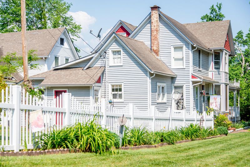 730 Clinton St, Harriman, TN 37748