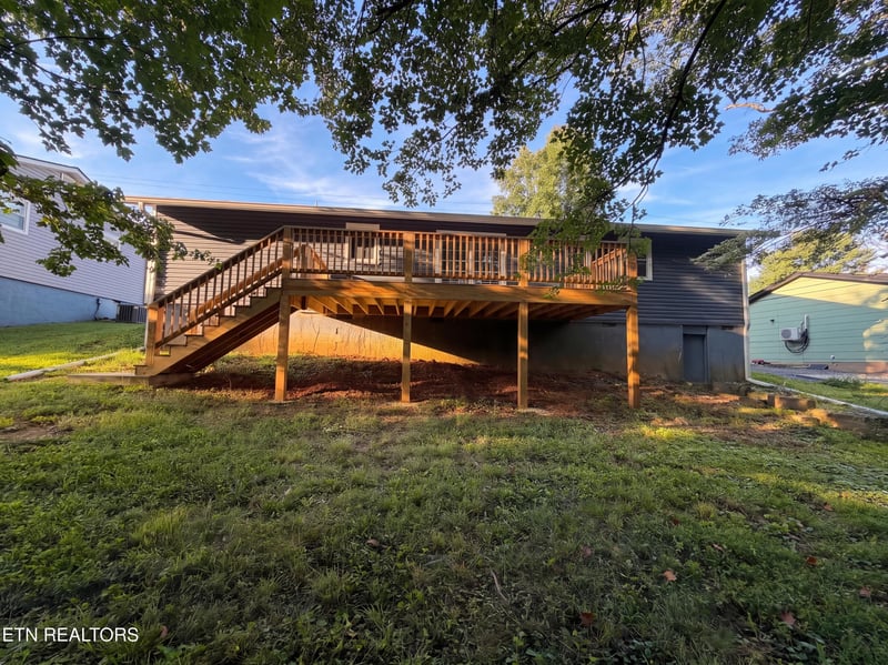 7301 Meadowbrook Cir, Knoxville, TN 37918