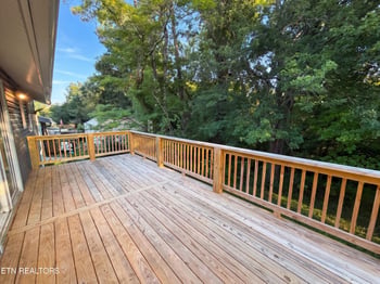 7301 Meadowbrook Cir, Knoxville, TN 37918
