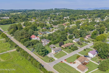 7301 Oxmoor Rd, Knoxville, TN 37931