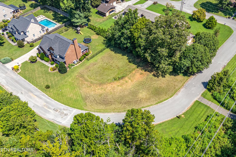 7304 Country Meadow Dr, Knoxville, TN 37918