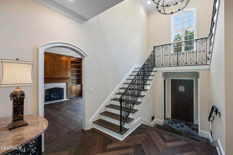 7304 Sherwood Dr, Knoxville, TN 37919