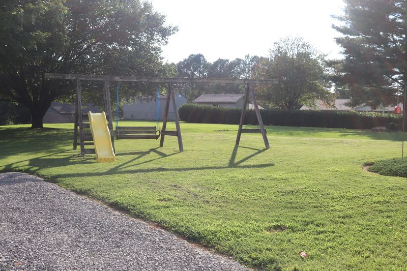 7305 Clarendon Rd, Powell, TN 37849