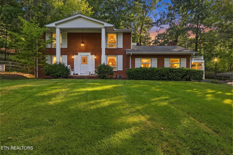 7305 Toxaway Dr, Knoxville, TN 37909