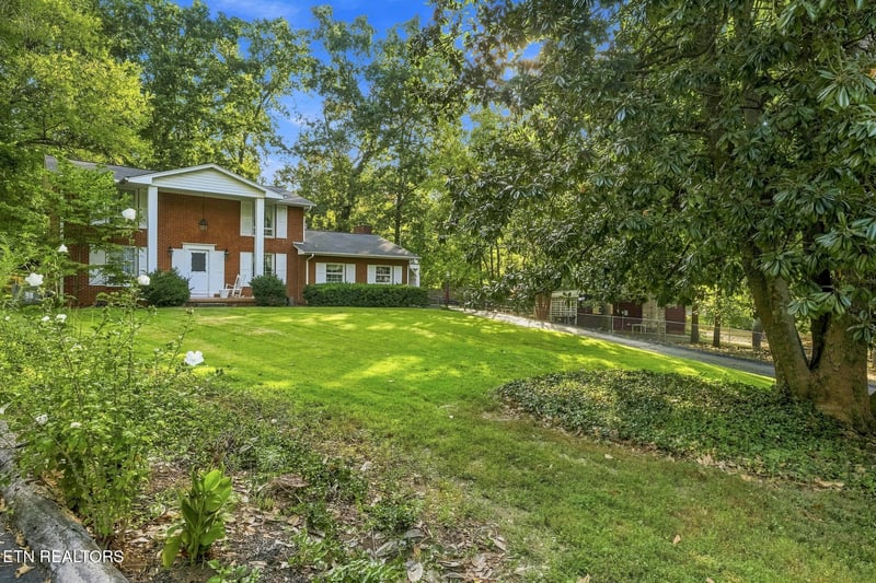 7305 Toxaway Dr, Knoxville, TN 37909