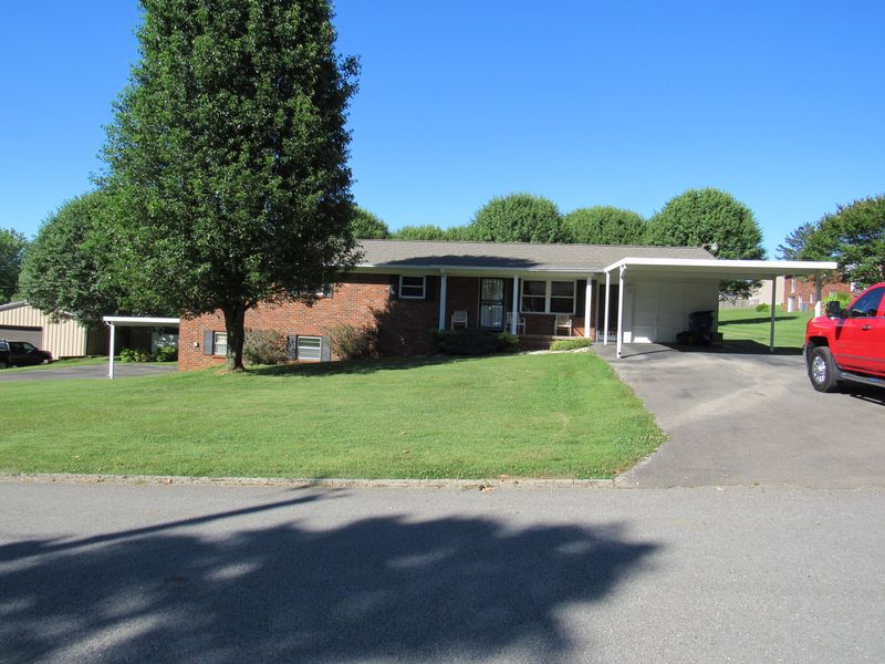 7308 Elegant Dr, Knoxville, TN 37918