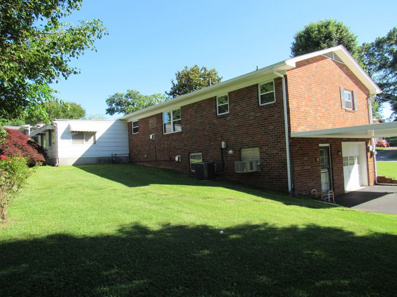 7308 Elegant Dr, Knoxville, TN 37918