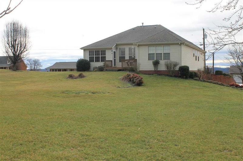 7308 Sweetbriar Dr, Talbott, TN 37877