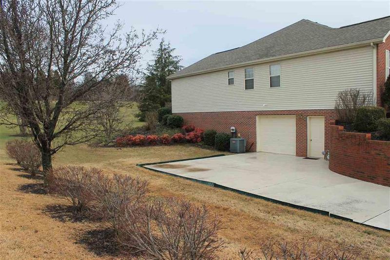 7308 Sweetbriar Dr, Talbott, TN 37877