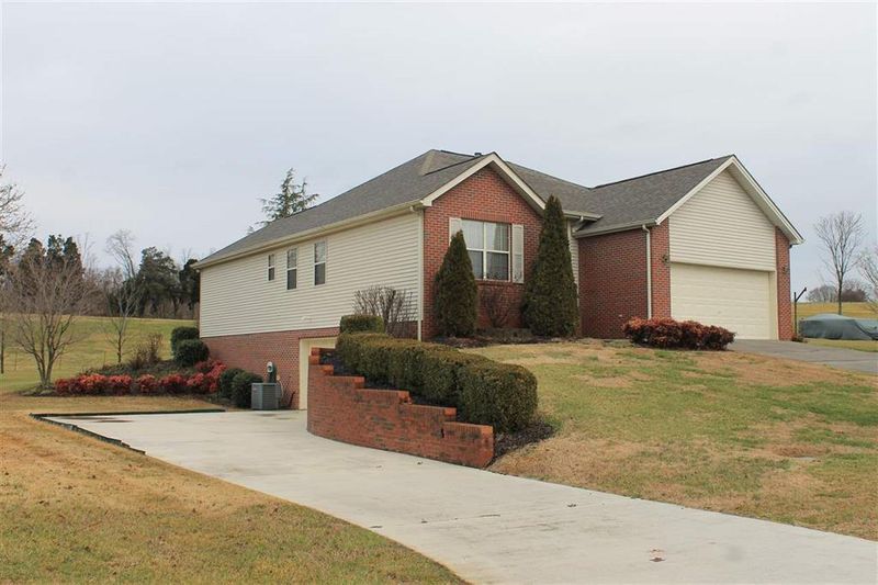 7308 Sweetbriar Dr, Talbott, TN 37877