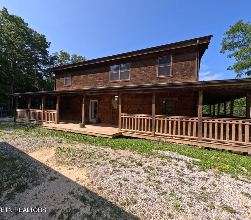 731 John J Smith Rd, Oneida, TN 37841
