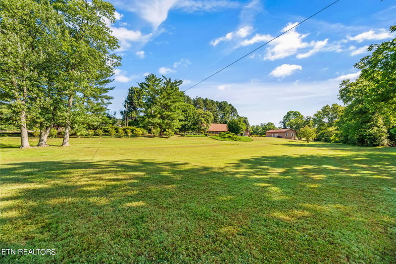731 Lynn St, Clinton, TN 37716