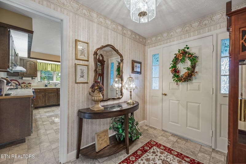 731 Lynn St, Clinton, TN 37716